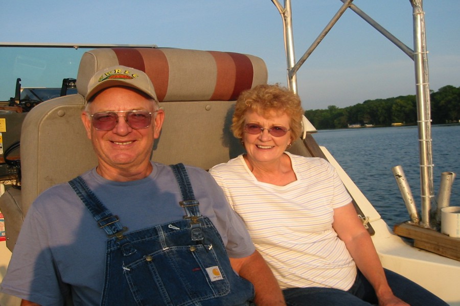 ../image/cedar lake bud and ranae 2.jpg